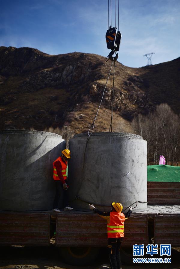 （中國(guó)經(jīng)濟(jì)新觀(guān)察&middot;圖文互動(dòng)）（4）重大投資項(xiàng)目開(kāi)復(fù)工提速 吹響中國(guó)經(jīng)濟(jì)復(fù)蘇&ldquo;沖鋒號(hào)&rdquo;