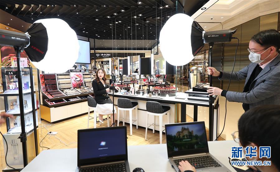 （中國經(jīng)濟新觀察&middot;圖文互動）（4）搶抓&ldquo;云端&rdquo;的機遇&mdash;&mdash;看數(shù)字技術(shù)如何撬動新動能 