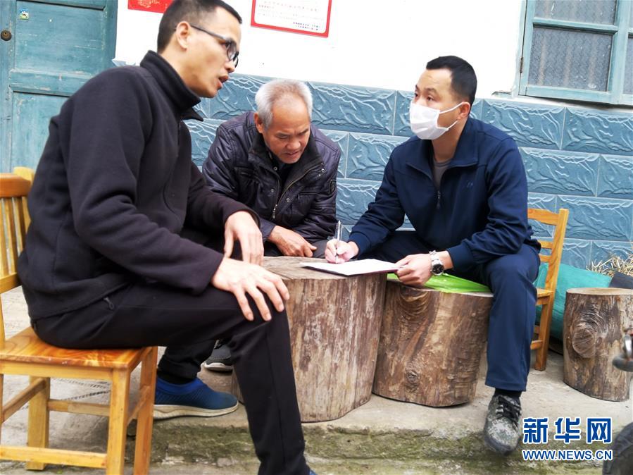 （習(xí)近平致敬的戰(zhàn)&ldquo;疫&rdquo;英雄&middot;下沉干部篇&middot;圖文互動(dòng)）（6）他們，挺身而出守防線