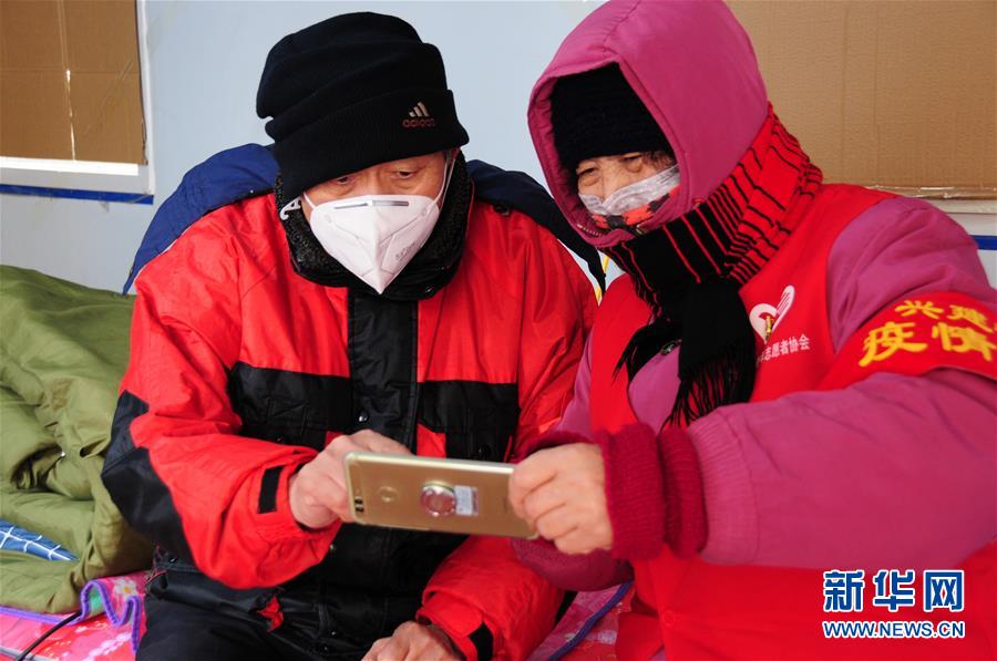 （習(xí)近平致敬的戰(zhàn)&ldquo;疫&rdquo;英雄&middot;志愿者篇&middot;圖文互動(dòng)）（9）他們，微光成炬照征程