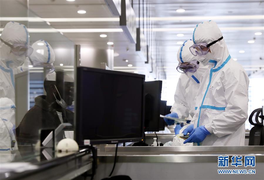 （聚焦疫情防控&middot;圖文互動(dòng)）（4）用青春筑牢防疫&ldquo;長城&rdquo;&mdash;&mdash;上海青年突擊隊(duì)嚴(yán)守浦東國際機(jī)場第一線