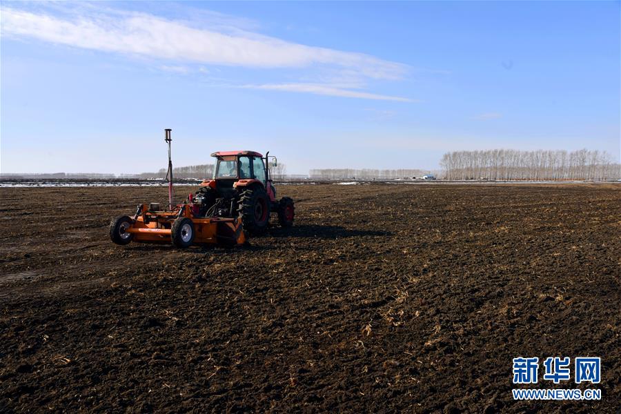 （在習(xí)近平新時(shí)代中國(guó)特色社會(huì)主義思想指引下&mdash;&mdash;新時(shí)代新作為新篇章&middot;習(xí)近平總書(shū)記關(guān)切事&middot;圖文互動(dòng)）（4）希望的田野，希望的春天&mdash;&mdash;各地農(nóng)業(yè)生產(chǎn)新動(dòng)態(tài)掃描