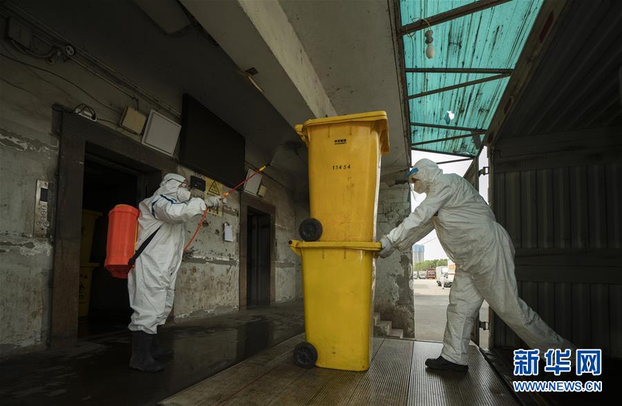 （聚焦疫情防控&middot;圖文互動）（2）&ldquo;隱蔽&rdquo;防線上的阻擊戰(zhàn)&mdash;&mdash;武漢醫(yī)療廢物處理從&ldquo;全線告急&rdquo;到&ldquo;日產(chǎn)日清&rdquo; 
