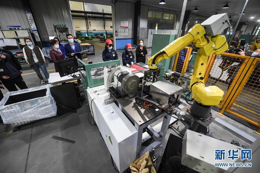 （新華全媒頭條&middot;圖文互動(dòng)）（2）沖寒已覺(jué)東風(fēng)暖&mdash;&mdash;記習(xí)近平總書記在浙江調(diào)研疫情防控和復(fù)工復(fù)產(chǎn)