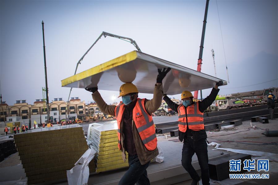 （新華全媒頭條&middot;圖文互動）（5）致敬&ldquo;沉默的英雄&rdquo;&mdash;&mdash;記武漢火神山雷神山醫(yī)院的建設(shè)者