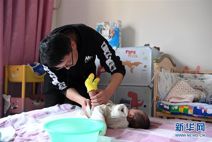 （一線抗疫群英譜&middot;圖文互動(dòng)）（3）&ldquo;再年輕，也要學(xué)做頂梁柱&rdquo;&mdash;&mdash;記&ldquo;95后&rdquo;干警李文超