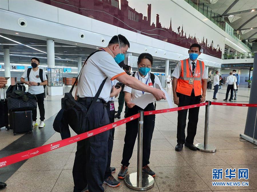 （國際疫情&middot;圖文互動）（1）&ldquo;工作忙碌又細致，經(jīng)驗豐富又專業(yè)&rdquo;&mdash;&mdash;一名柬埔寨青年眼中的中國援柬抗疫醫(yī)療專家組