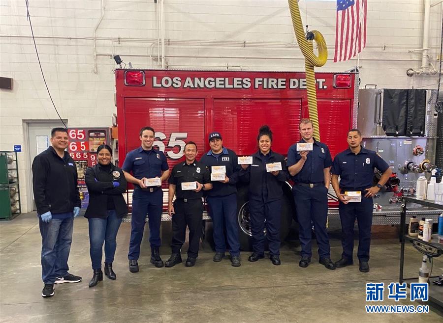 （國(guó)際疫情&middot;圖文互動(dòng)）（6）通訊：一個(gè)微信群里的抗疫故事