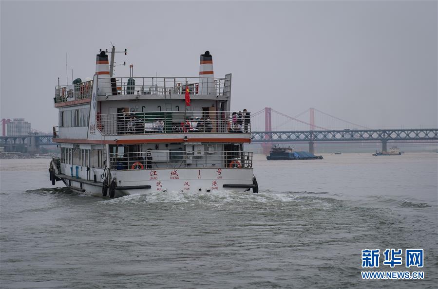 （新華全媒頭條&middot;圖文互動(dòng)）（13）武漢重啟，不負(fù)春天&mdash;&mdash;寫在武漢&ldquo;解封&rdquo;之際