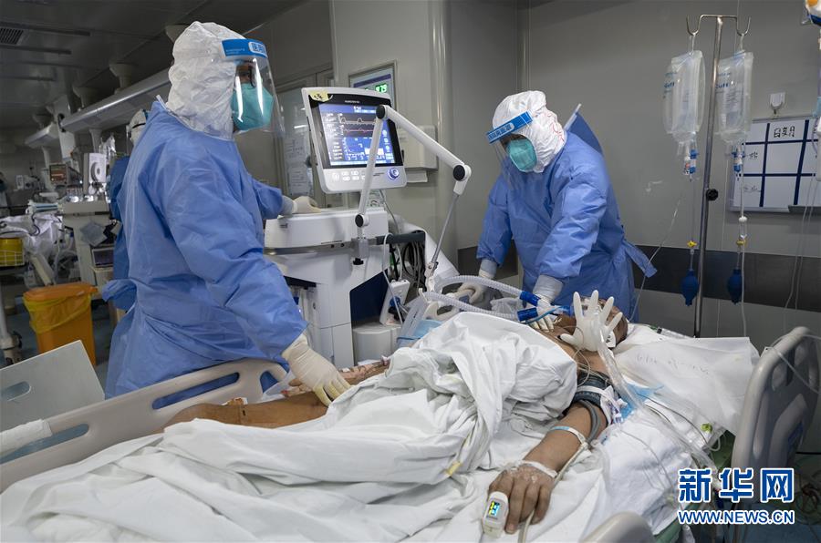 （新華全媒頭條&middot;圖文互動）（8）生命至上，人民至上&mdash;&mdash;武漢戰(zhàn)&ldquo;疫&rdquo;重癥患者救治工作紀實