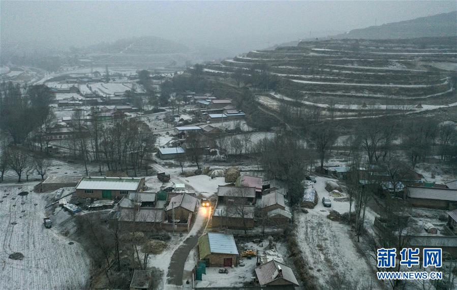 （新華全媒頭條&middot;圖文互動）（3）春天里的5個&ldquo;戰(zhàn)貧&rdquo;瞬間&mdash;&mdash;習近平總書記關(guān)于脫貧攻堅決策部署指引攻克最后的深貧堡壘