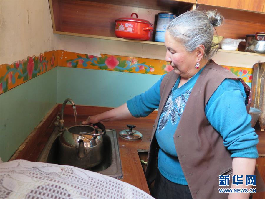 （新華全媒頭條&middot;圖文互動）（11）春天里的5個&ldquo;戰(zhàn)貧&rdquo;瞬間&mdash;&mdash;習近平總書記關(guān)于脫貧攻堅決策部署指引攻克最后的深貧堡壘