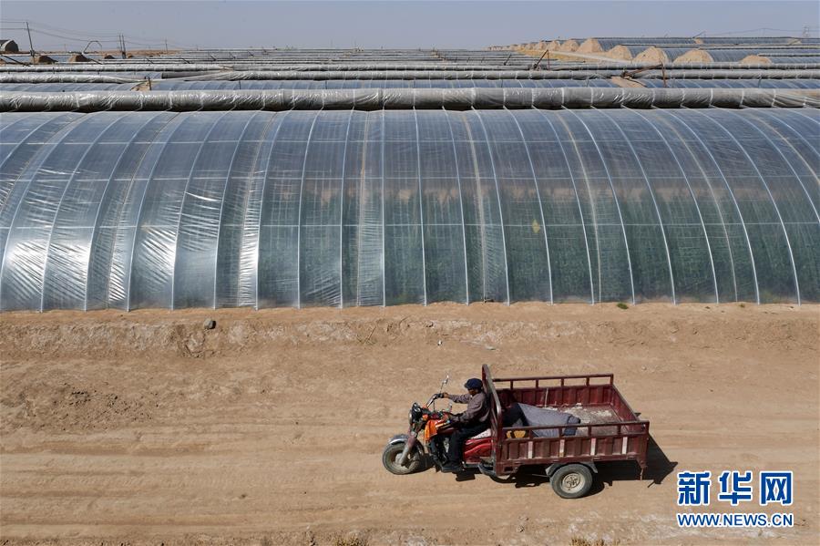 （新華全媒頭條&middot;圖文互動）（14）春天里的5個&ldquo;戰(zhàn)貧&rdquo;瞬間&mdash;&mdash;習近平總書記關(guān)于脫貧攻堅決策部署指引攻克最后的深貧堡壘