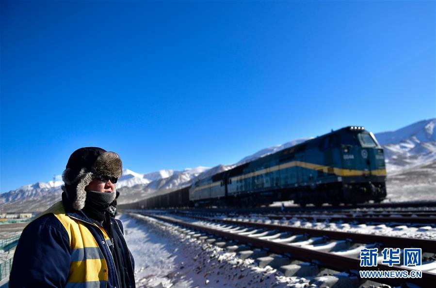 （新華全媒頭條&middot;圖文互動）（1）用腳步和忠誠守護雪域天路&mdash;&mdash;記青藏鐵路望昆線路車間副主任于本蕃