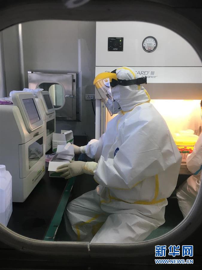 （一線抗疫群英譜&middot;圖文互動）（2）山西檢測員伉儷：疫情不退，決不放松