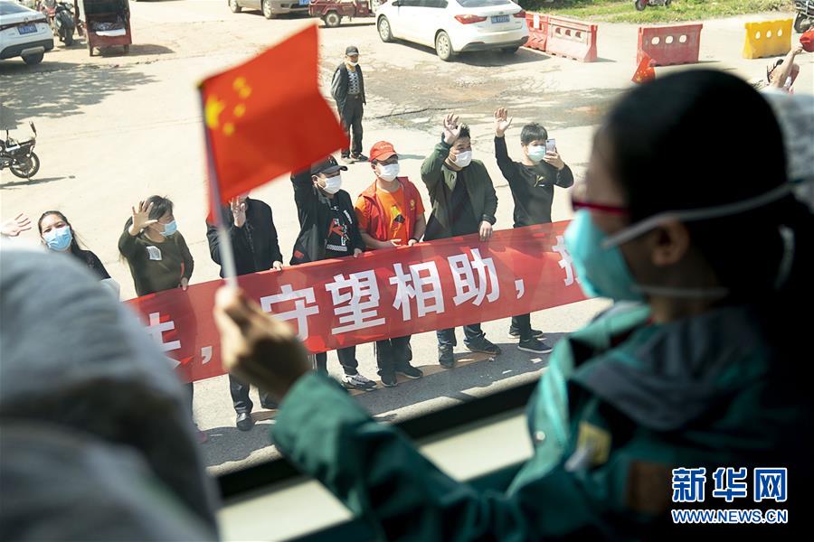 （聚焦疫情防控&middot;圖文互動(dòng)）（1）分秒必爭(zhēng)！一切為了治病救人&mdash;&mdash;中國(guó)抗疫生命至上的生動(dòng)實(shí)踐