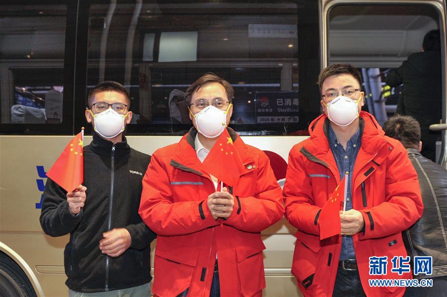 （聚焦疫情防控&middot;圖文互動(dòng)）（8）分秒必爭(zhēng)！一切為了治病救人&mdash;&mdash;中國(guó)抗疫生命至上的生動(dòng)實(shí)踐