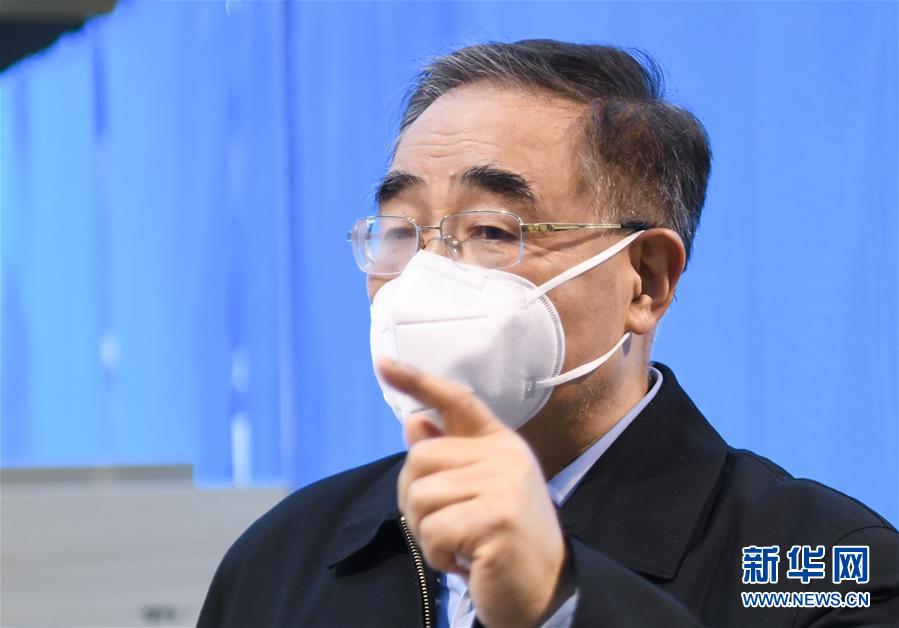 （聚焦疫情防控&middot;圖文互動(dòng)）（7）分秒必爭(zhēng)！一切為了治病救人&mdash;&mdash;中國(guó)抗疫生命至上的生動(dòng)實(shí)踐