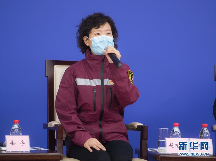 （聚焦疫情防控&middot;圖文互動(dòng)）（5）分秒必爭(zhēng)！一切為了治病救人&mdash;&mdash;中國(guó)抗疫生命至上的生動(dòng)實(shí)踐