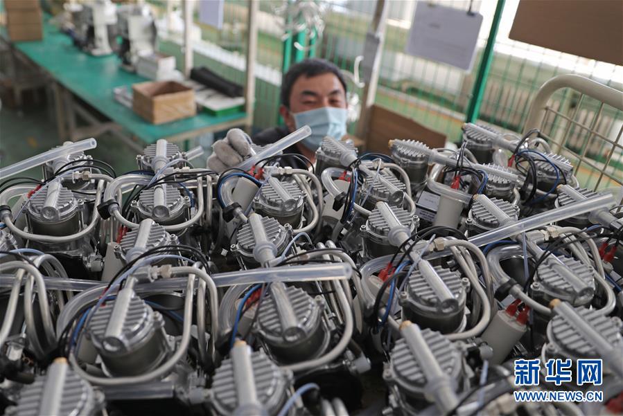 （聚焦疫情防控&middot;圖文互動）（10）團結(jié)起來！我們?nèi)f眾一心！&mdash;&mdash;中國抗疫人民力量的生動實踐