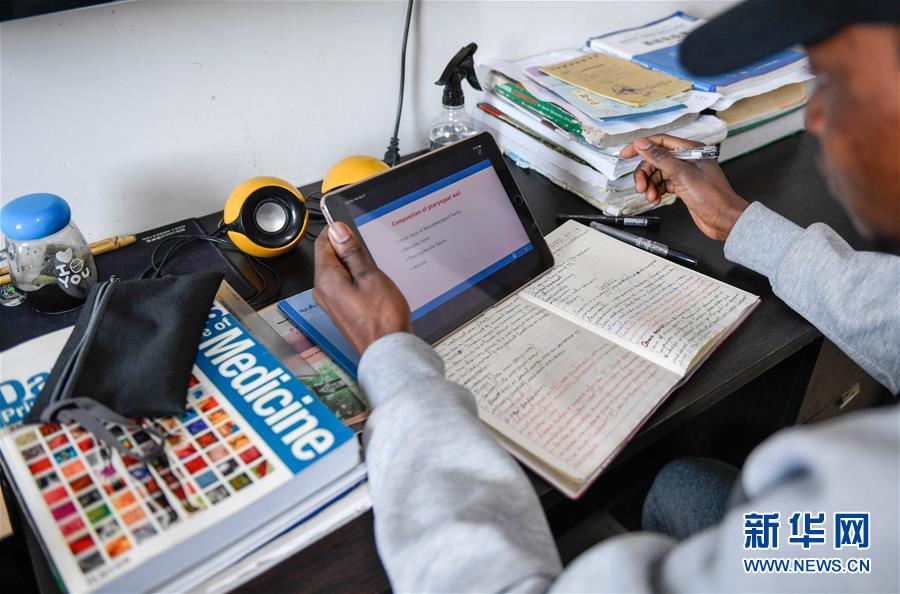 （抗疫中的真善美&middot;圖文互動(dòng)）（4）特殊的假期&mdash;&mdash;一位非洲留學(xué)生班長在中國的抗疫經(jīng)歷