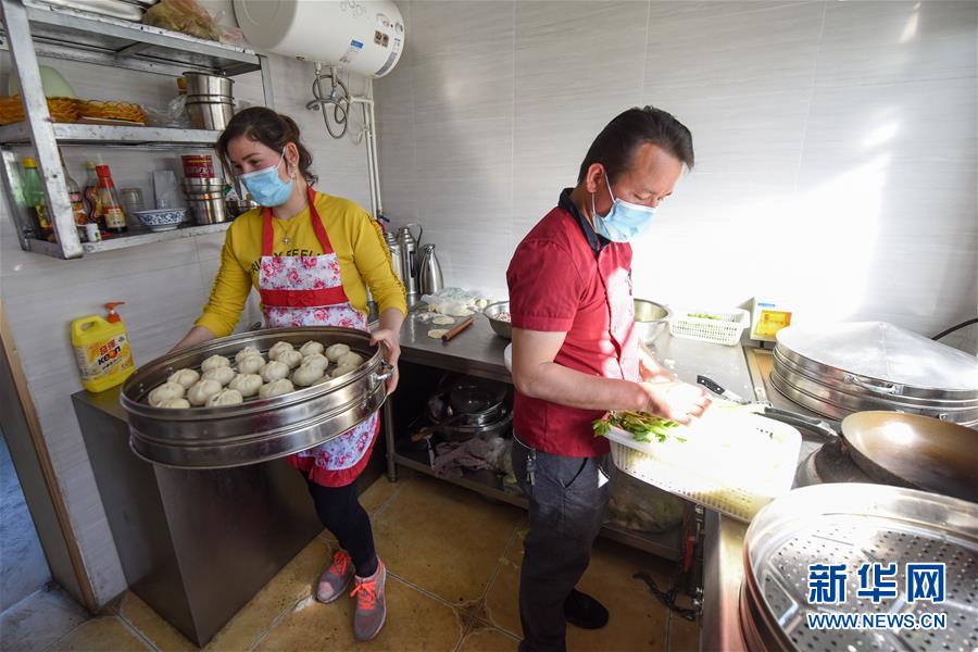 (決戰(zhàn)決勝脫貧攻堅·圖文互動)(7)阿布都艾尼北上務工“三級跳”