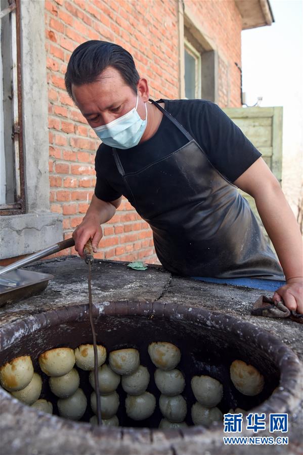 (決戰(zhàn)決勝脫貧攻堅·圖文互動)(8)阿布都艾尼北上務工“三級跳”