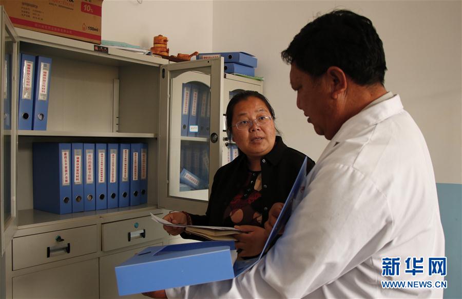 （代表委員履職&middot;圖文互動(dòng)）（1）為百姓健康奔走&mdash;&mdash;全國人大代表胡阿羅履職記