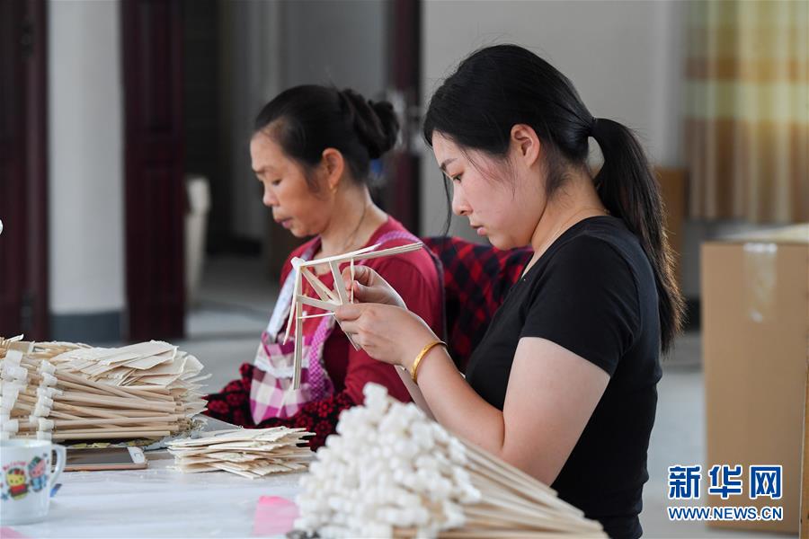 （決戰(zhàn)決勝脫貧攻堅(jiān)&middot;圖文互動）（4）老手藝撐起&ldquo;脫貧傘&rdquo;