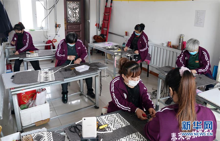 （在習(xí)近平新時代中國特色社會主義思想指引下&mdash;&mdash;新時代新作為新篇章&middot;習(xí)近平總書記關(guān)切事&middot;圖文互動）（2）助你飛翔，擁抱陽光&mdash;&mdash;助力殘疾人脫貧攻堅故事