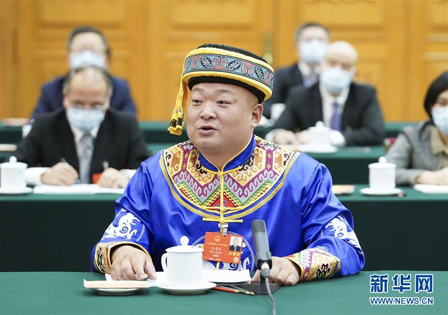 （新華全媒頭條&middot;圖文互動(dòng)）（8）從人民中汲取磅礴力量&mdash;&mdash;習(xí)近平總書記同出席2020年全國兩會(huì)人大代表、政協(xié)委員共商國是紀(jì)實(shí)