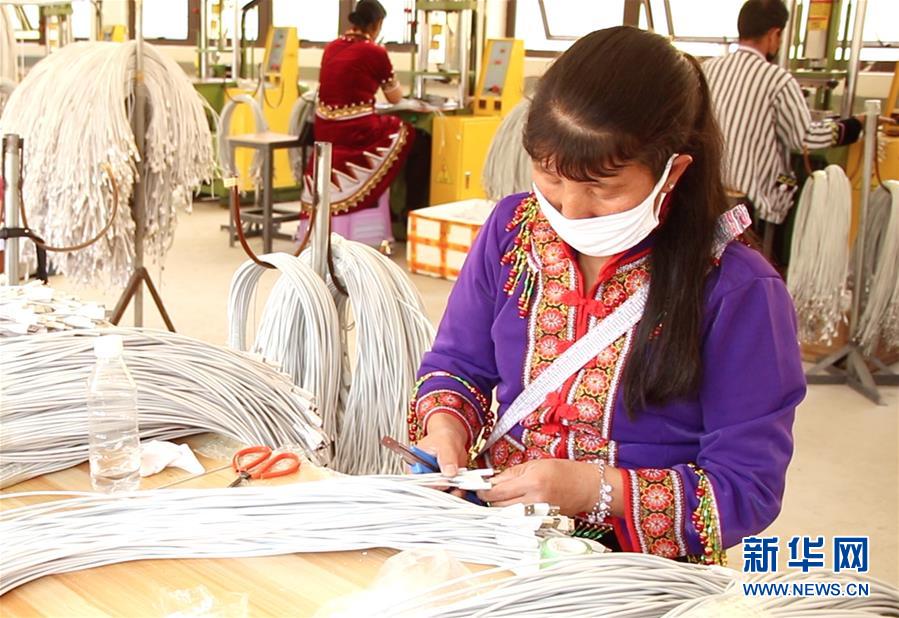 （新華全媒頭條&middot;兩會精神看落實(shí)&middot;圖文互動）（2）努力讓群眾看到變化得到實(shí)惠&mdash;&mdash;落實(shí)全國兩會精神持續(xù)保障和改善民生述評