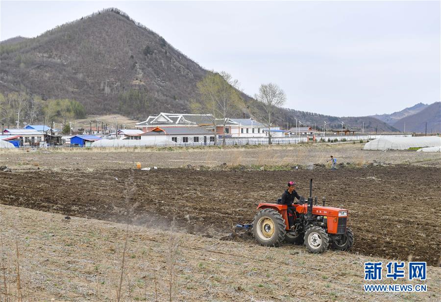 （決戰(zhàn)決勝脫貧攻堅(jiān)&middot;圖文互動(dòng)）（8）長(zhǎng)白山下唱新篇&mdash;&mdash;吉林延邊州脫貧攻堅(jiān)觀察