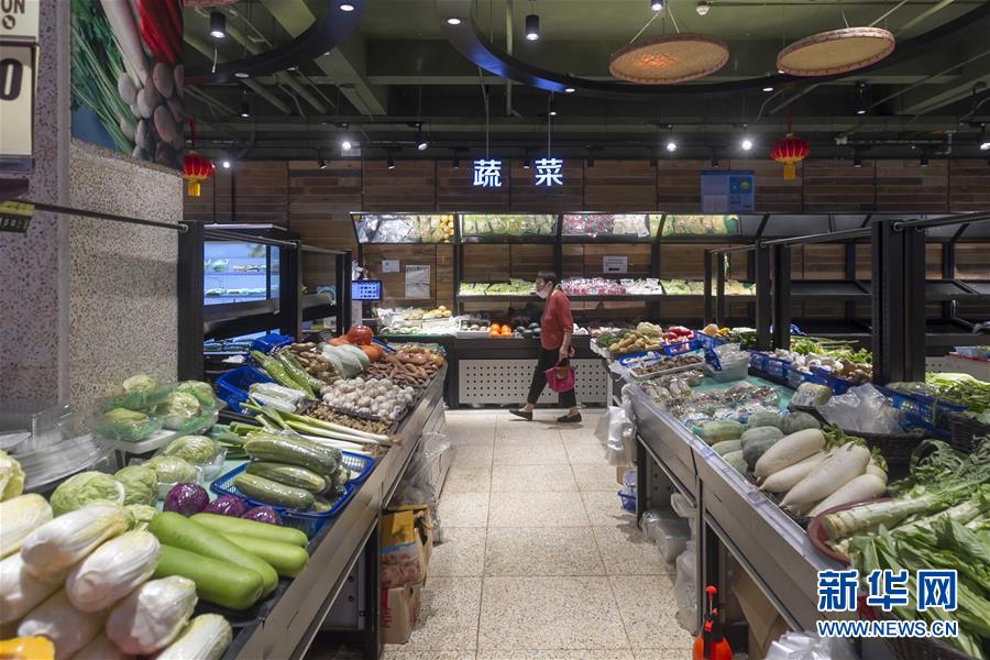 （圖文互動(dòng)）（1）告別臟亂，留住溫情&mdash;&mdash;上海鬧市小菜場(chǎng)見(jiàn)聞