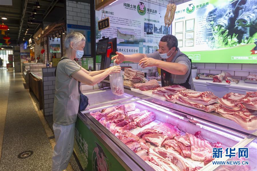 （圖文互動(dòng)）（2）告別臟亂，留住溫情&mdash;&mdash;上海鬧市小菜場(chǎng)見(jiàn)聞