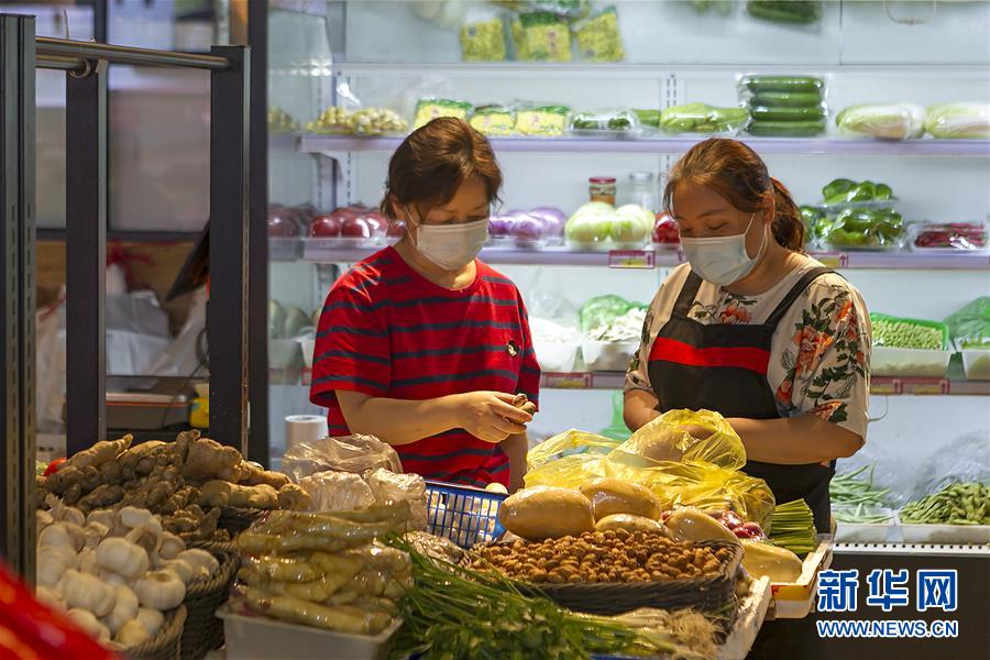 （圖文互動(dòng)）（3）告別臟亂，留住溫情&mdash;&mdash;上海鬧市小菜場(chǎng)見(jiàn)聞