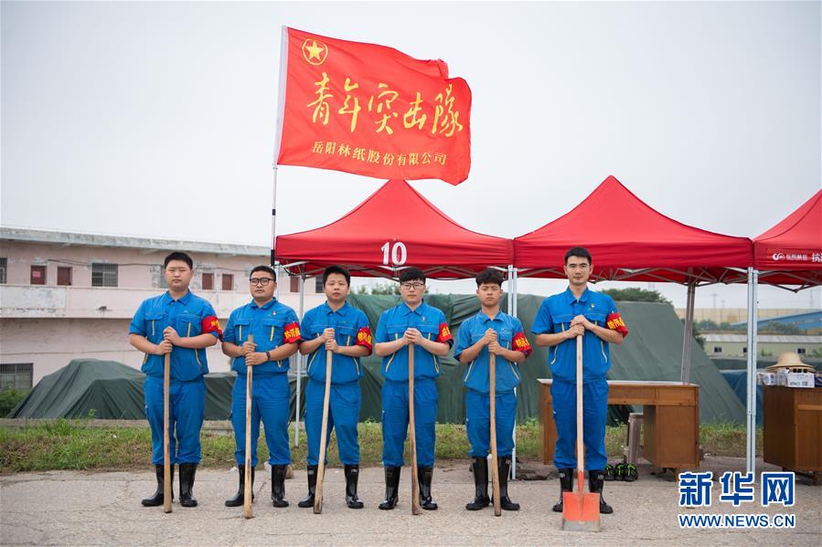 （防汛抗洪&middot;圖文互動(dòng)）（8）在大堤上成長(zhǎng)，為人民守護(hù)&mdash;&mdash;洪水中的青年&ldquo;生力軍&rdquo;