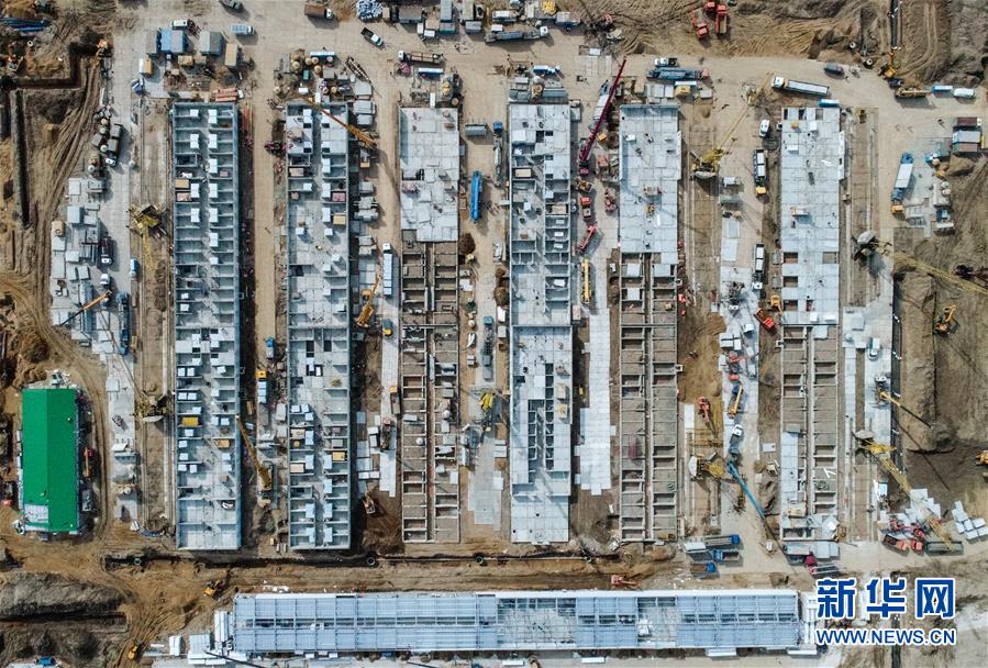 （國際&middot;圖文互動）（3）特稿：穿越寒暑 無問西東&mdash;&mdash;寫在新冠疫情構(gòu)成&ldquo;國際關(guān)注的突發(fā)公共衛(wèi)生事件&rdquo;半年之際