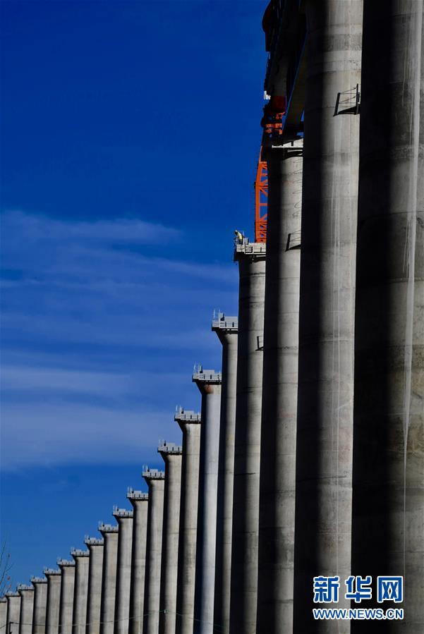 （新華全媒頭條&middot;圖文互動）（11）闊步走在新時代康莊大道上&mdash;&mdash;以習(xí)近平同志為核心的黨中央關(guān)心西藏工作紀(jì)實(shí)
