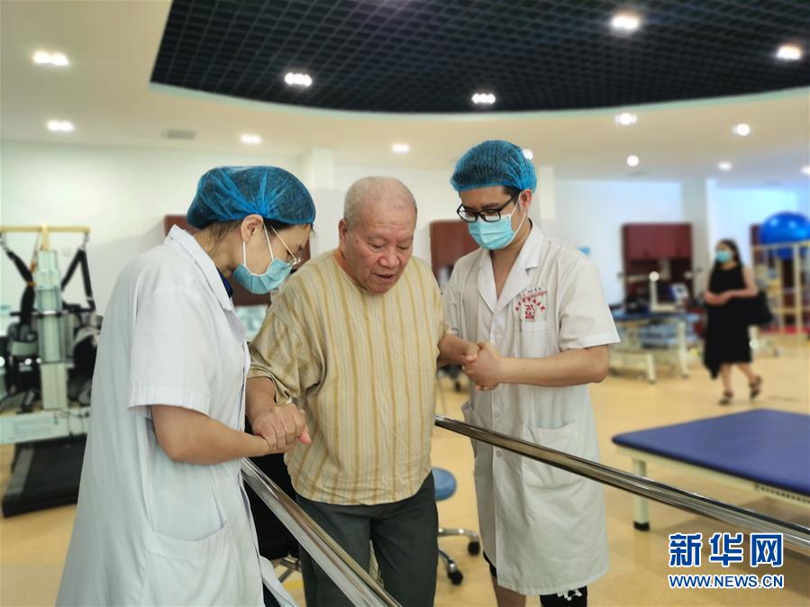 (走向我們的小康生活·圖文互動(dòng))(1)從“老三送”到“新三送”——天津呵護(hù)“最美夕陽紅”