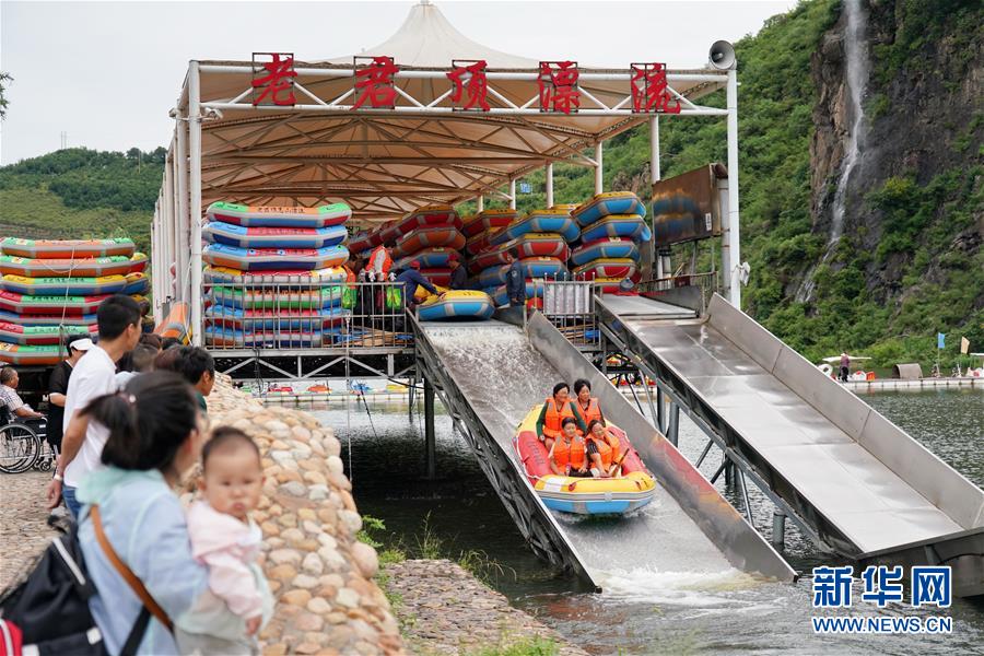 （新華全媒頭條&middot;走向我們的小康生活&middot;圖文互動(dòng)）（6）長(zhǎng)城腳下，小康村串成&ldquo;珍珠鏈&rdquo;