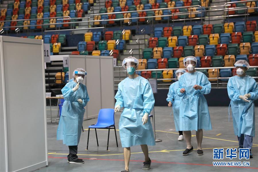 （圖文互動(dòng)）（2）&ldquo;身為醫(yī)護(hù)人員一分子，應(yīng)該出來幫忙&rdquo;&mdash;&mdash;參與新冠病毒社區(qū)檢測(cè)的香港醫(yī)護(hù)人員速寫