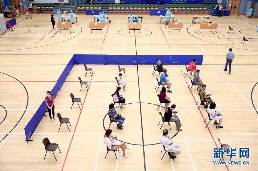 （圖文互動(dòng)）（3）&ldquo;身為醫(yī)護(hù)人員一分子，應(yīng)該出來幫忙&rdquo;&mdash;&mdash;參與新冠病毒社區(qū)檢測(cè)的香港醫(yī)護(hù)人員速寫