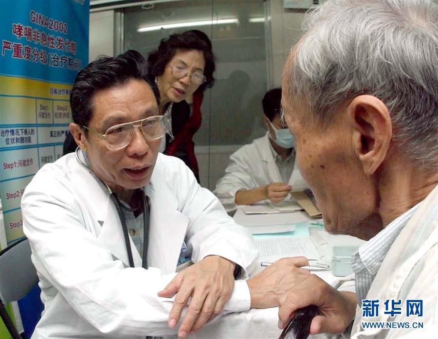 （圖文互動）（6）敢醫(yī)敢言，生命至上&mdash;&mdash;記&ldquo;共和國勛章&rdquo;獲得者鐘南山