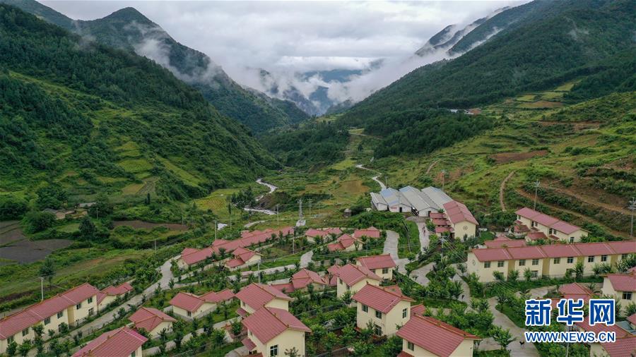 （決戰(zhàn)決勝脫貧攻堅(jiān)&middot;督戰(zhàn)未摘帽貧困縣&middot;圖文互動(dòng)）（2）12000多個(gè)&ldquo;火種&rdquo;點(diǎn)亮大涼山