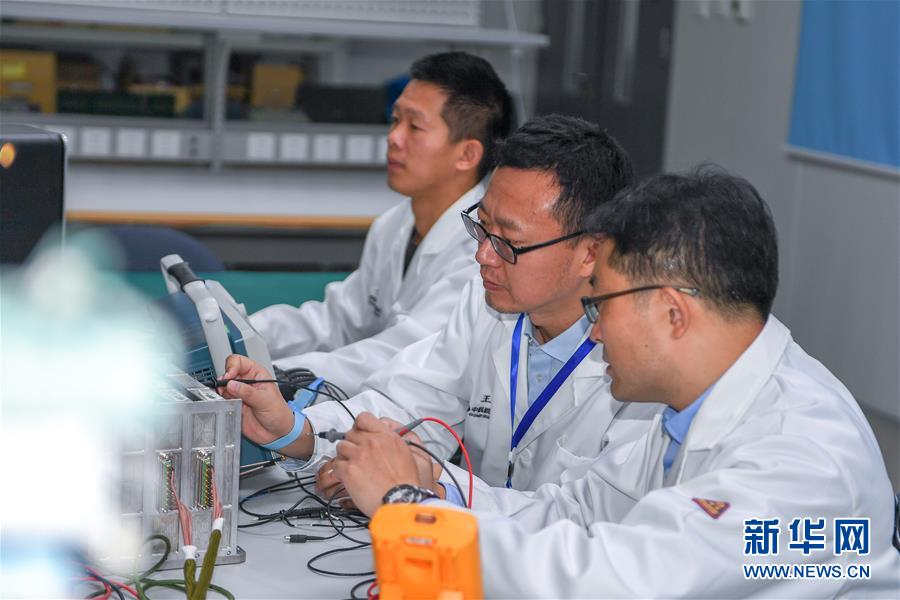 （在習近平新時代中國特色社會主義思想指引下&mdash;&mdash;新時代新作為新篇章&middot;習近平總書記關(guān)切事&middot;圖文互動）（2）終不悔為國為民，攀高峰只爭朝夕&mdash;&mdash;來自科學家們的動人故事