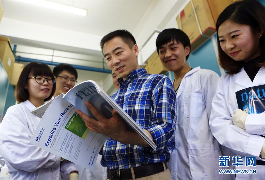 （在習近平新時代中國特色社會主義思想指引下&mdash;&mdash;新時代新作為新篇章&middot;習近平總書記關(guān)切事&middot;圖文互動）（4）終不悔為國為民，攀高峰只爭朝夕&mdash;&mdash;來自科學家們的動人故事