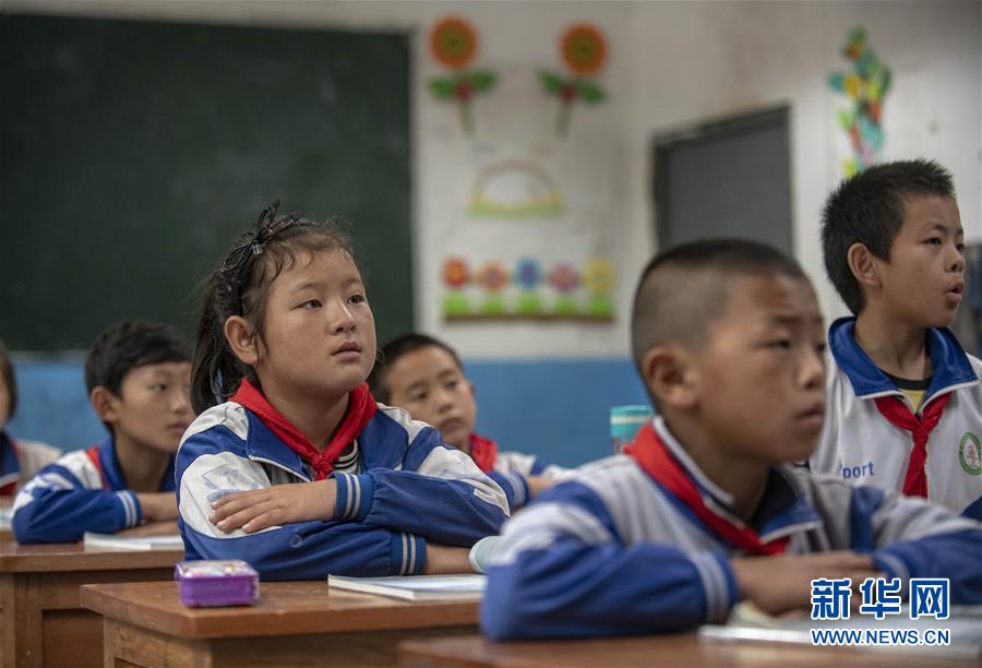 (新華全媒頭條·決戰(zhàn)決勝脫貧攻堅(jiān)·督戰(zhàn)未摘帽貧困縣·圖文互動(dòng))(6)脫貧的歌聲——云南直過民族和人口較少民族共入新時(shí)代