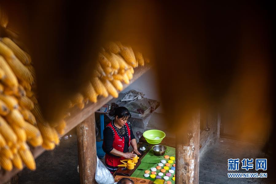 (新華全媒頭條·決戰(zhàn)決勝脫貧攻堅(jiān)·督戰(zhàn)未摘帽貧困縣·圖文互動(dòng))(9)脫貧的歌聲——云南直過民族和人口較少民族共入新時(shí)代