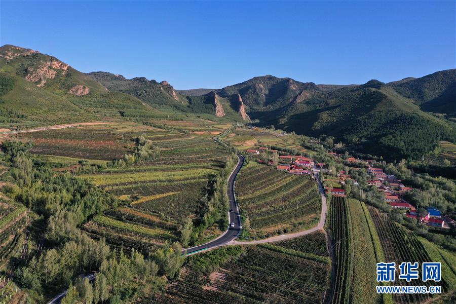 (集中連片特困地區(qū)貧困村調(diào)研行·圖文互動(dòng))(5)又整新鞍馬蹄輕——內(nèi)蒙古喀喇沁旗馬鞍山村脫貧調(diào)查